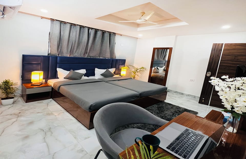 Studio, City View | Desk, laptop workspace, free WiFi