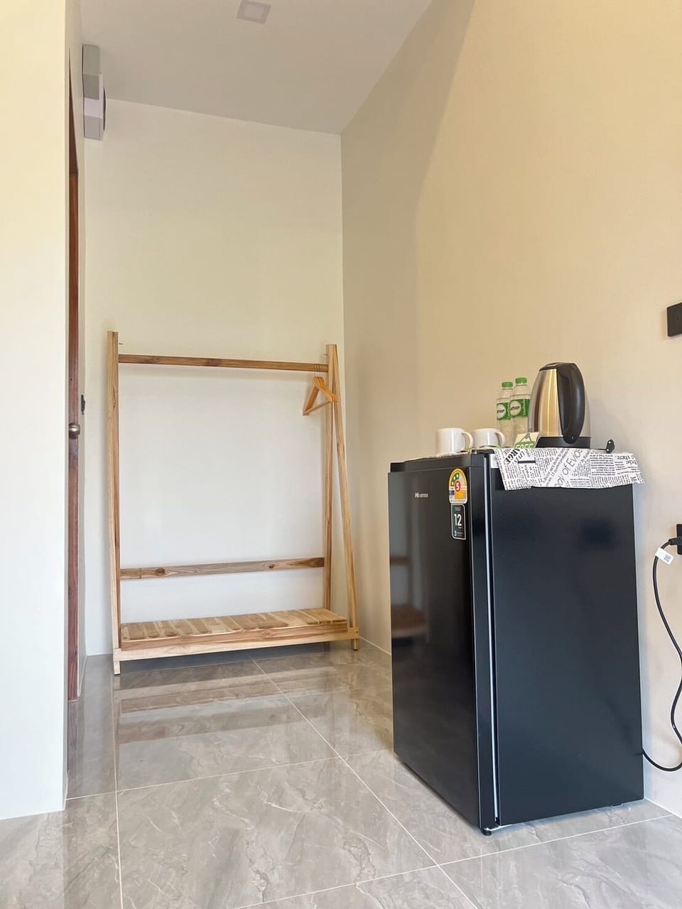 Soundproofing, free WiFi, bed sheets
