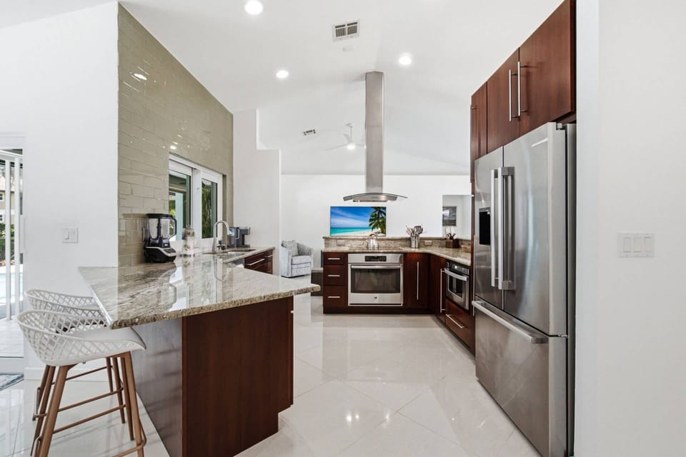 With its ample countertop space and modern appliances, you will be able to cook to your heart's content.