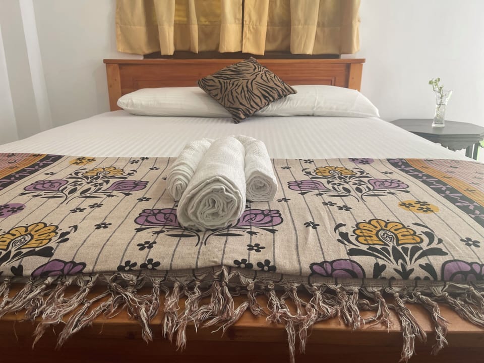 Deluxe Double Room, Lake View | Desk, free WiFi