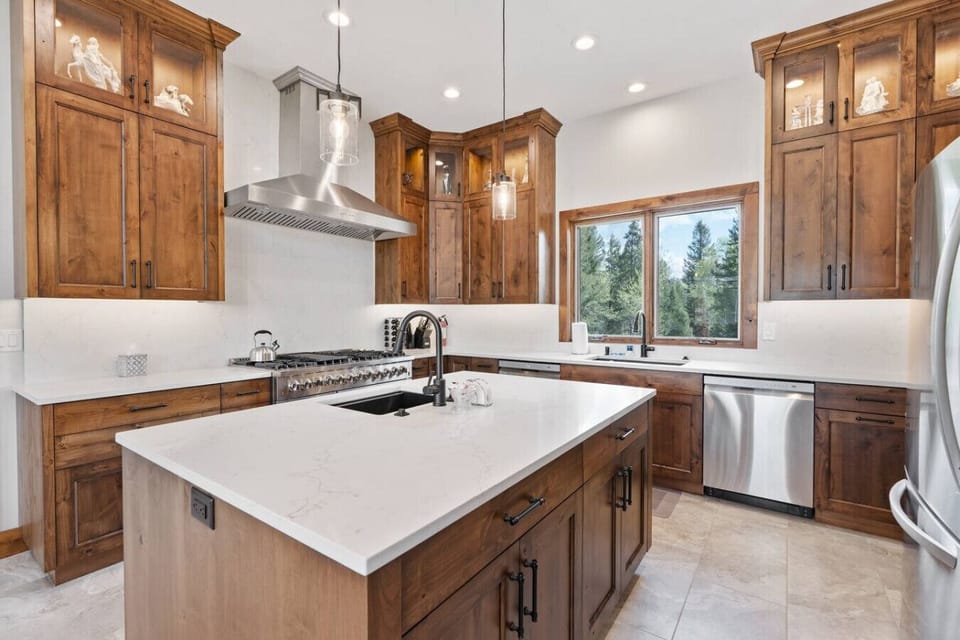 Main floor full kitchen