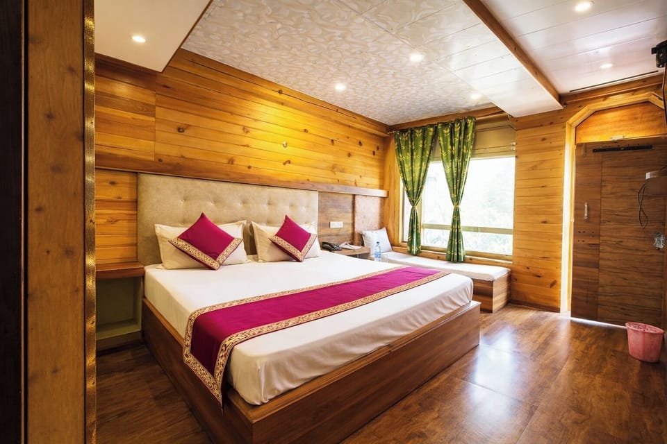 Hypo-allergenic bedding, in-room safe, soundproofing, free WiFi
