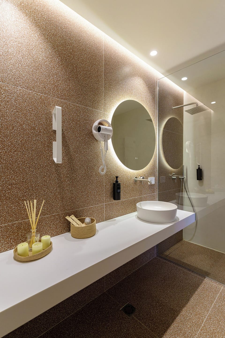 Hair dryer, slippers, bidet, towels