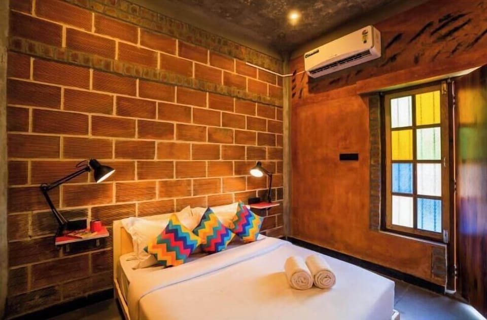 Deluxe Private AC Room with Ensuite Bathroom | Free WiFi