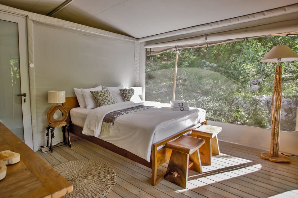 Standard Double Room, Lanai, Mountain View | Egyptian cotton sheets, premium bedding, laptop workspace, free WiFi