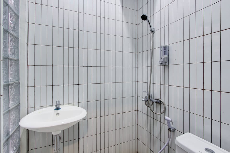 Standard Double Room | Bathroom | Shower, towels, soap