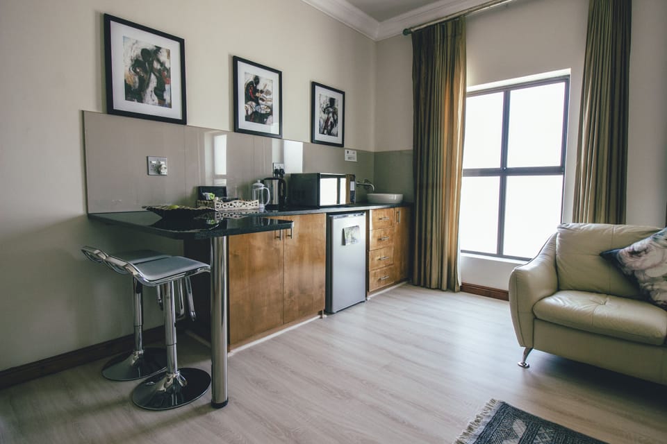 Executive Apartment (Suite) | Living room | Smart TV