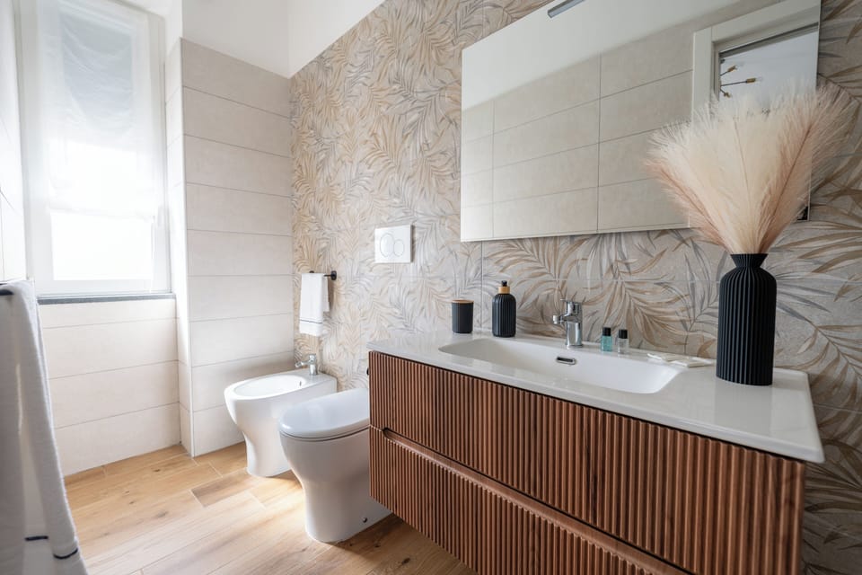 Exclusive Room | Bathroom | Towels, soap, shampoo, toilet paper