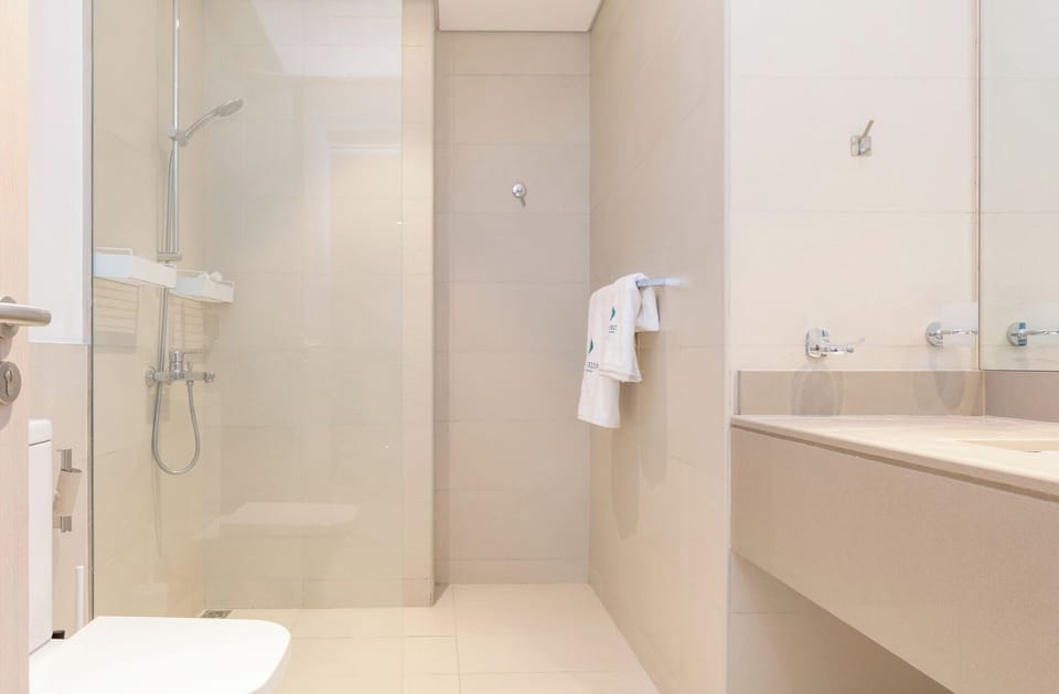 Bloomfields Spacious 1Br Water's Edge Apartment in Abu Dhabi