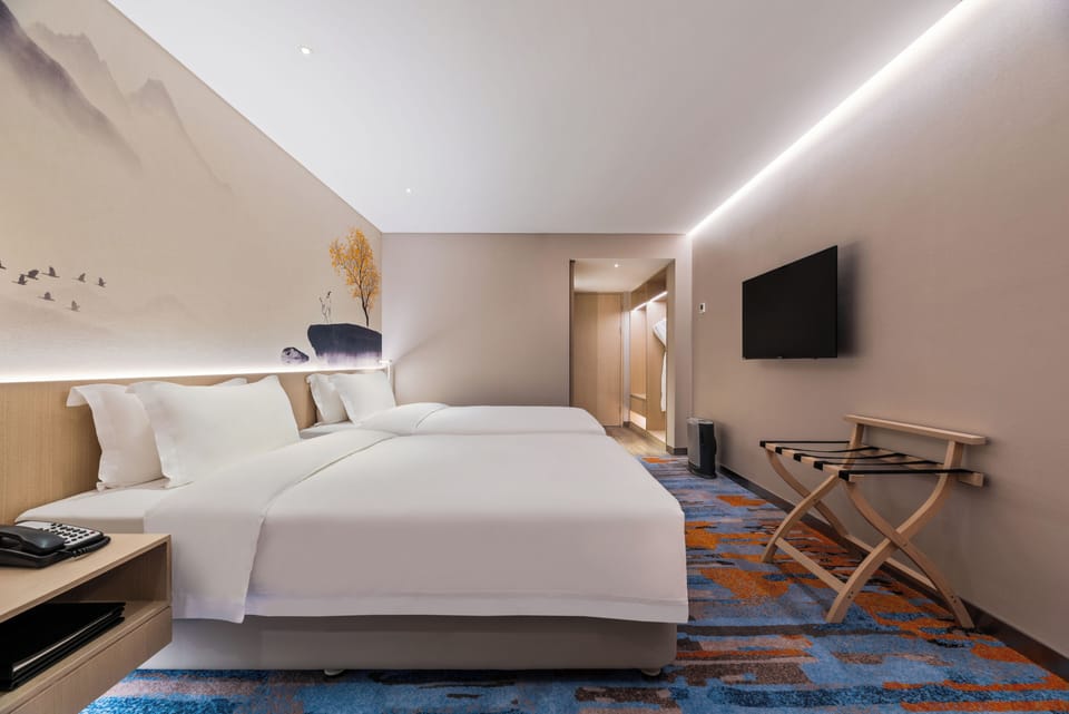 Business Room, 2 Twin Beds | Minibar, in-room safe, desk, blackout drapes