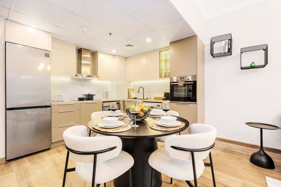 Dining Area: Stylish space for memorable meals with friends and family in beautiful Dubai!