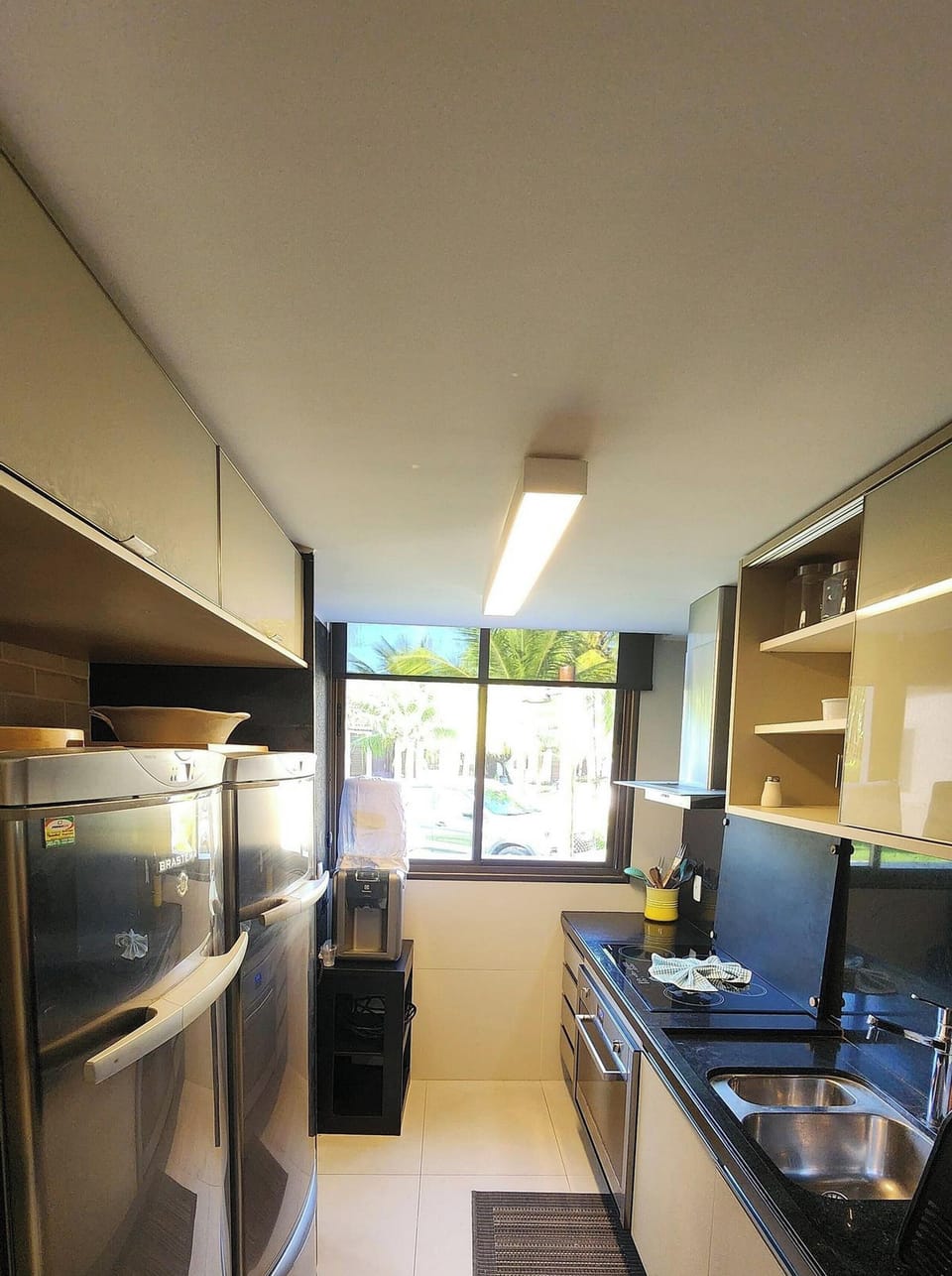 Basic Bungalow | Private kitchen | Full-size fridge, microwave, toaster oven, cookware/dishes/utensils