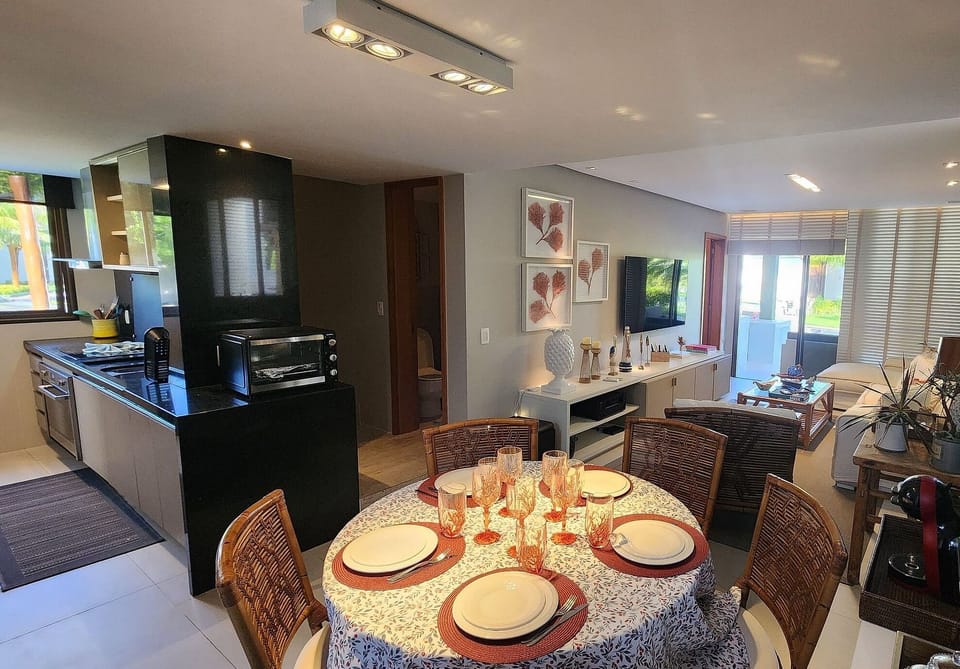 Basic Bungalow | Dining