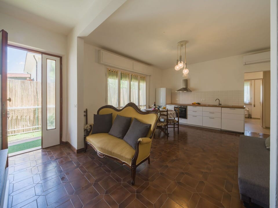 Composite Material, Porch, Eco Hotel, Shade, Deck, Outdoor Furniture, Balcony, Patio, Flowerpot, Wood Stain