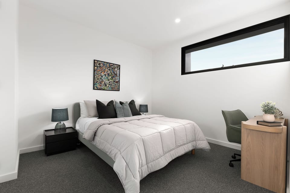 Apartment, Non Smoking, Pets Not Allowed | 3 bedrooms, iron/ironing board, free WiFi