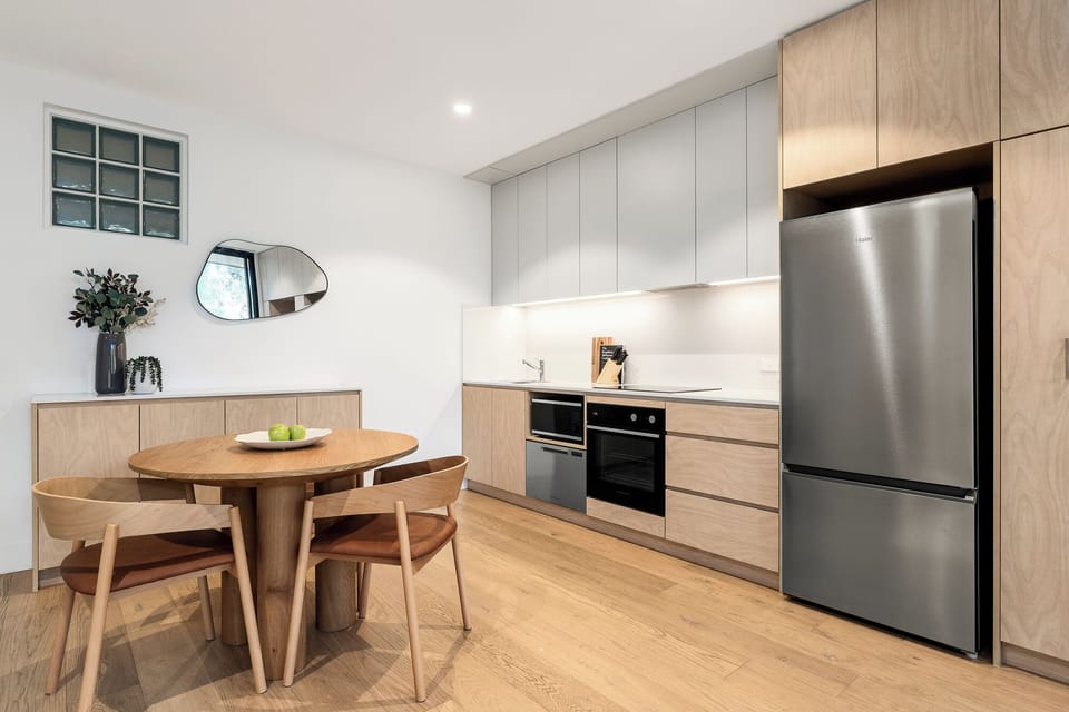 Apartment, 1 Queen Bed, Non Smoking | Private kitchen | Dishwasher