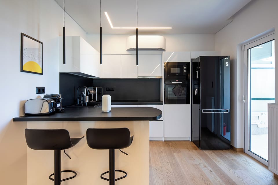 Apartment, 2 Bedrooms, Kitchen, City View | Private kitchen | Full-size fridge, microwave, oven, stovetop