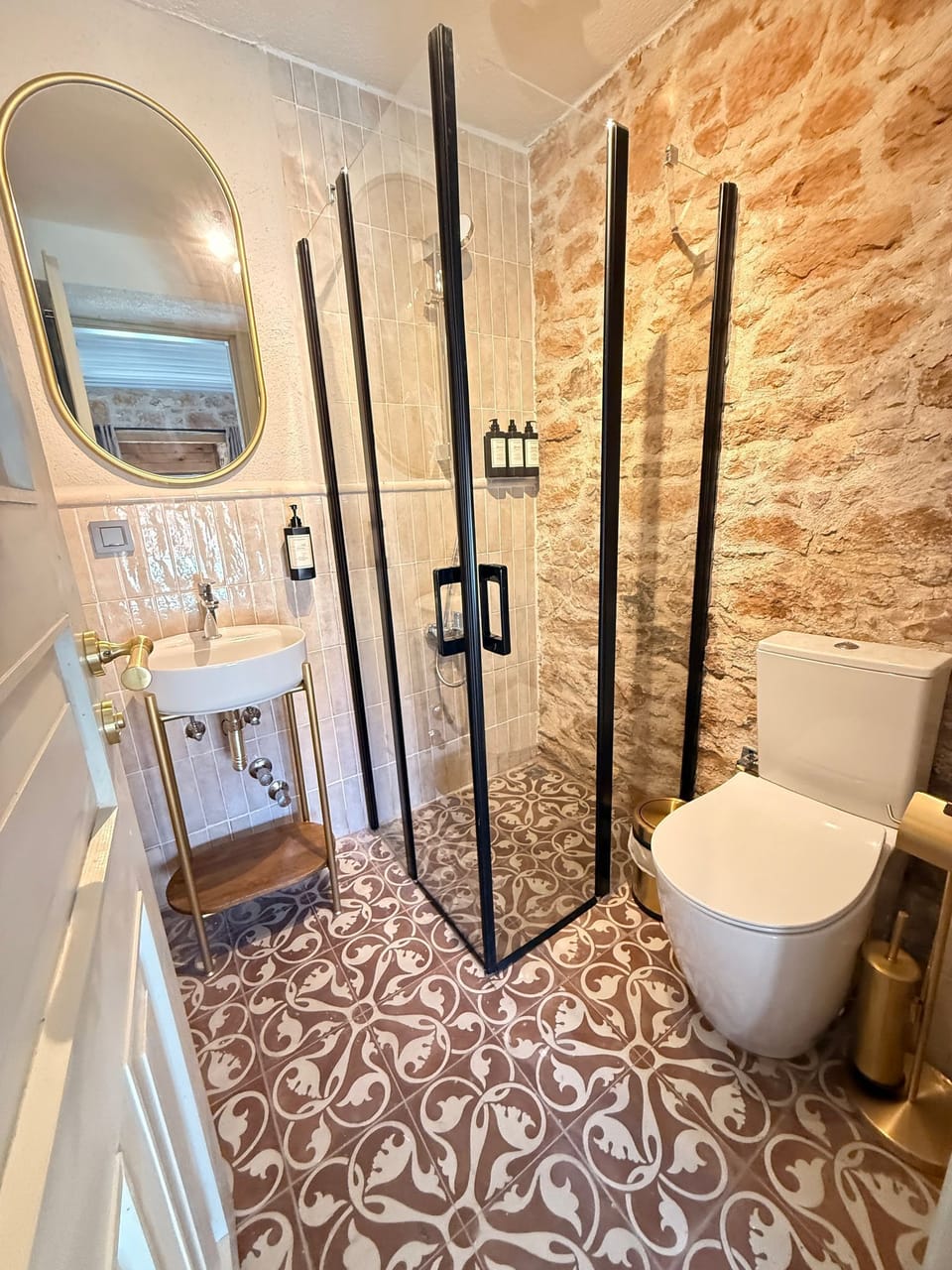 Shower, free toiletries, hair dryer, slippers