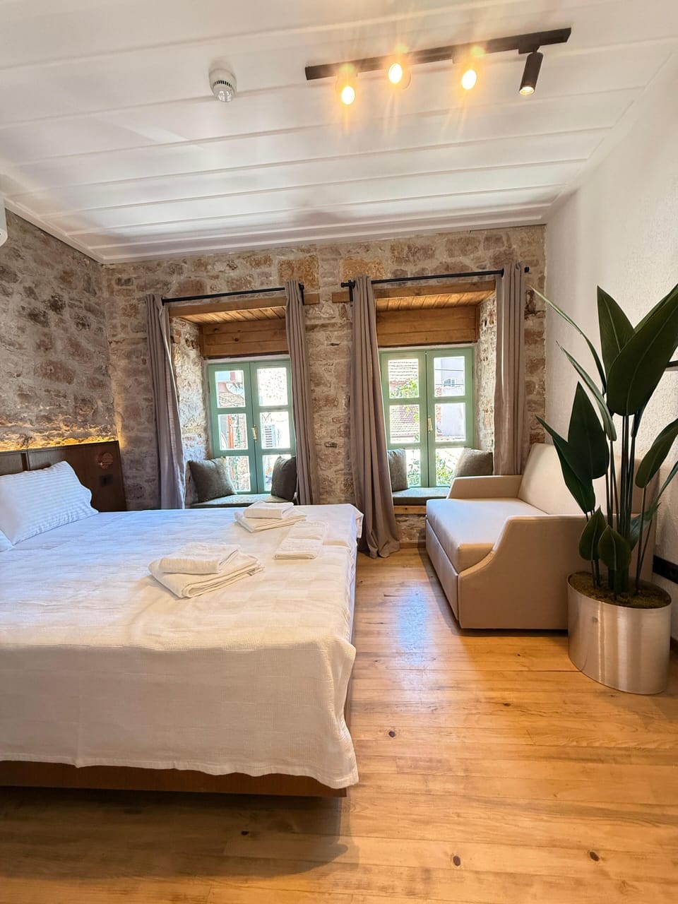 Premium bedding, free WiFi, bed sheets