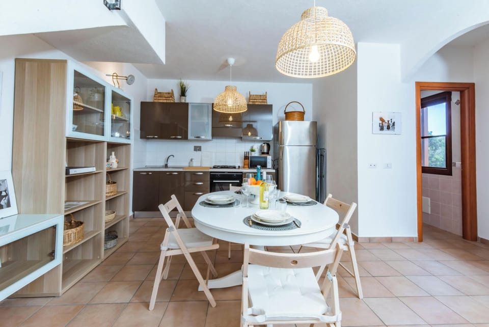 Family Apartment, 2 Bedrooms, Refrigerator & Microwave (House Sardinia La Dolce Vita) | Dining