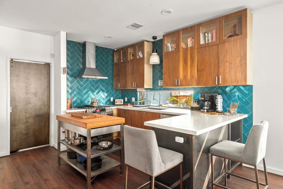 Full Kitchen