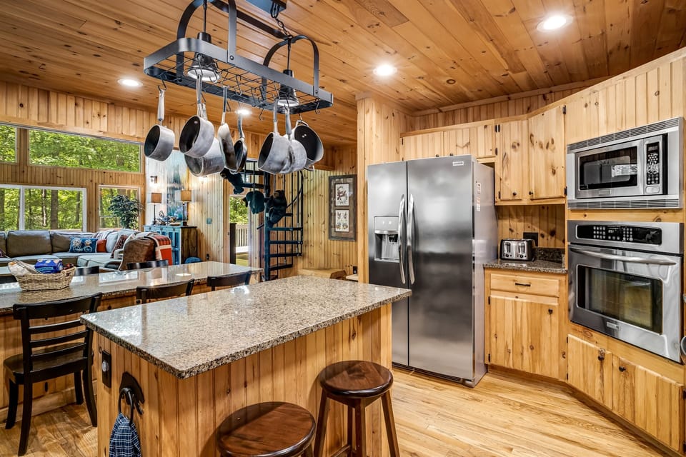 Stainless steel appliances throughout