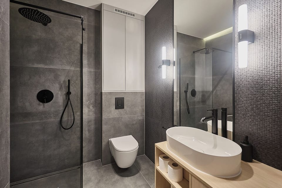Classic Apartment | Bathroom