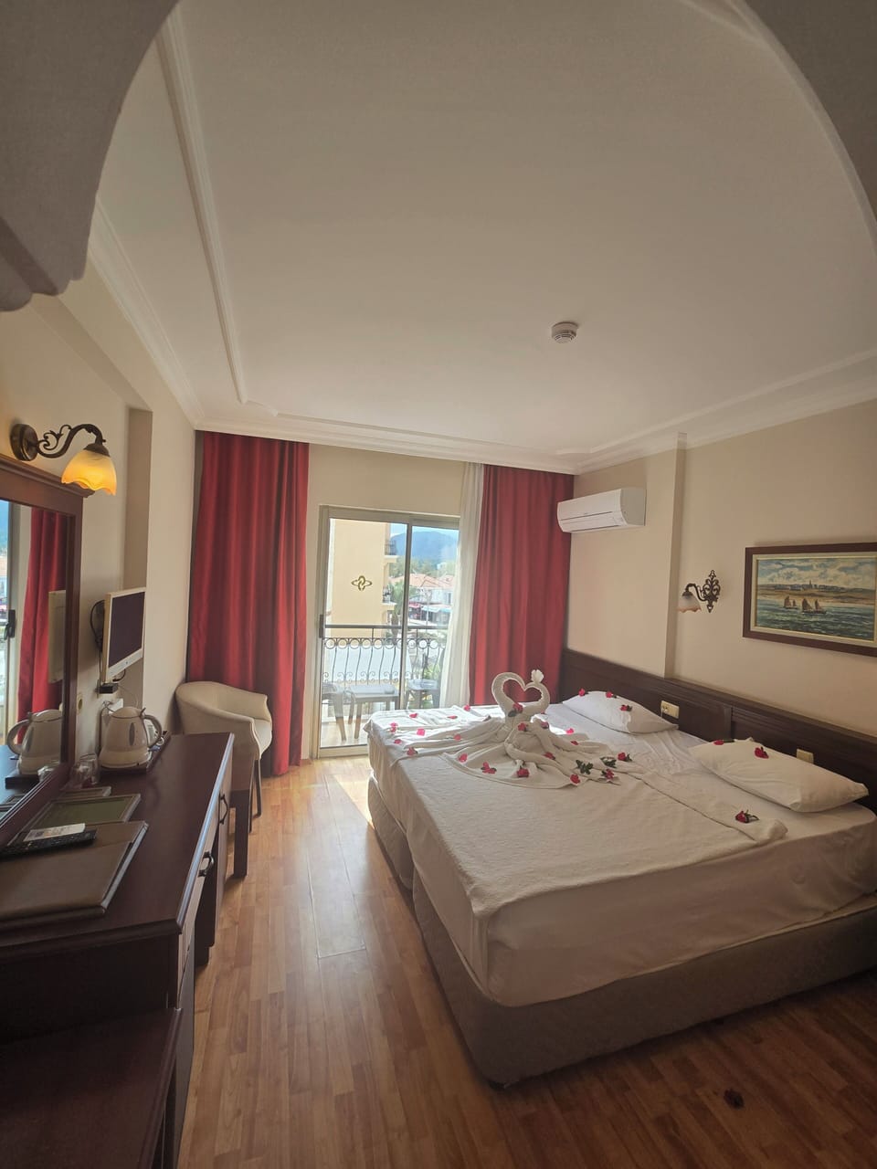 Standard Double or Twin Room | Premium bedding, minibar, in-room safe, desk