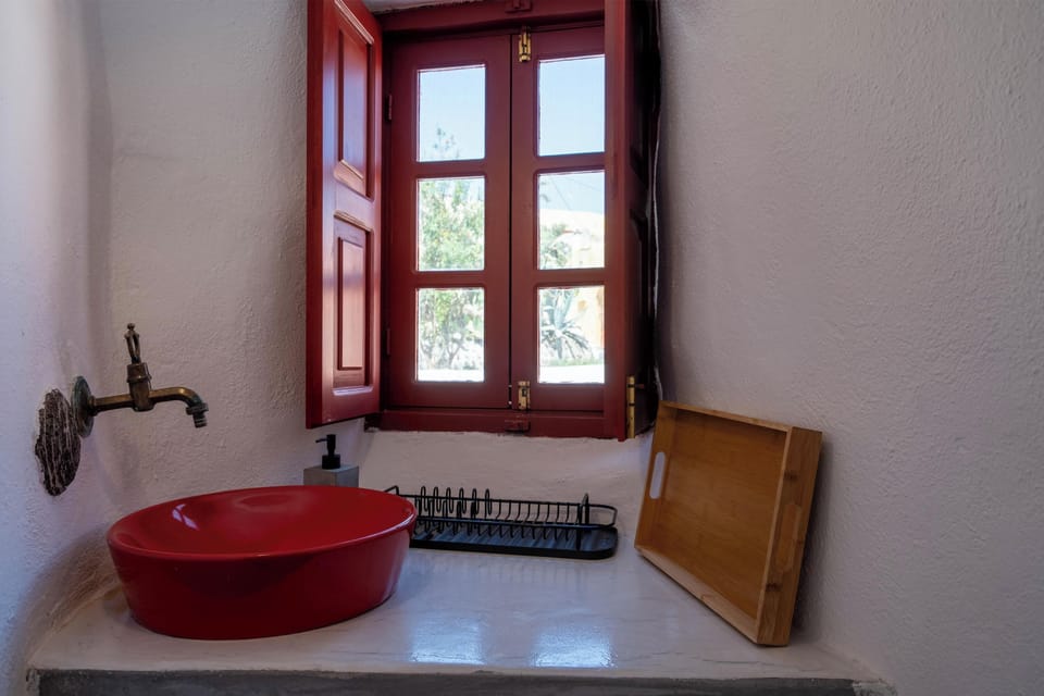 Junior Suite | Bathroom | Shower, hair dryer, towels, soap