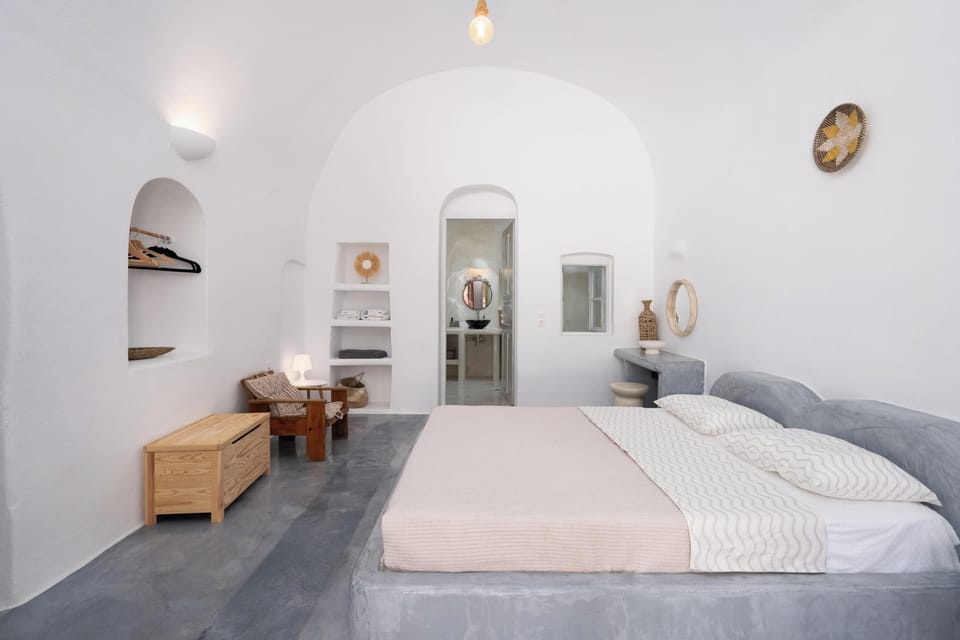 Junior Suite | In-room safe, iron/ironing board, free WiFi