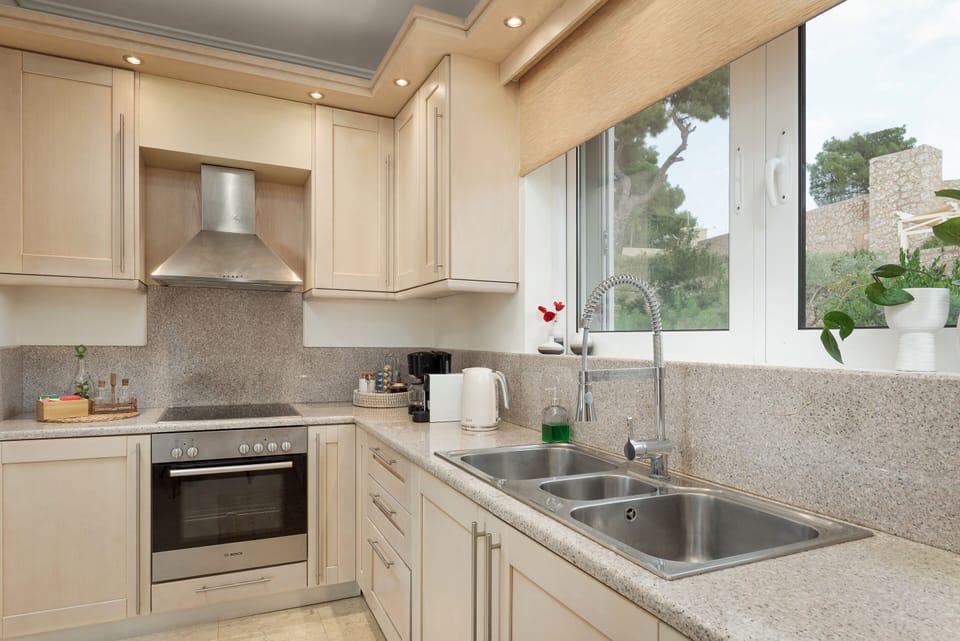 Family Villa, Sea View | Private kitchen | Full-size fridge, microwave, oven, stovetop