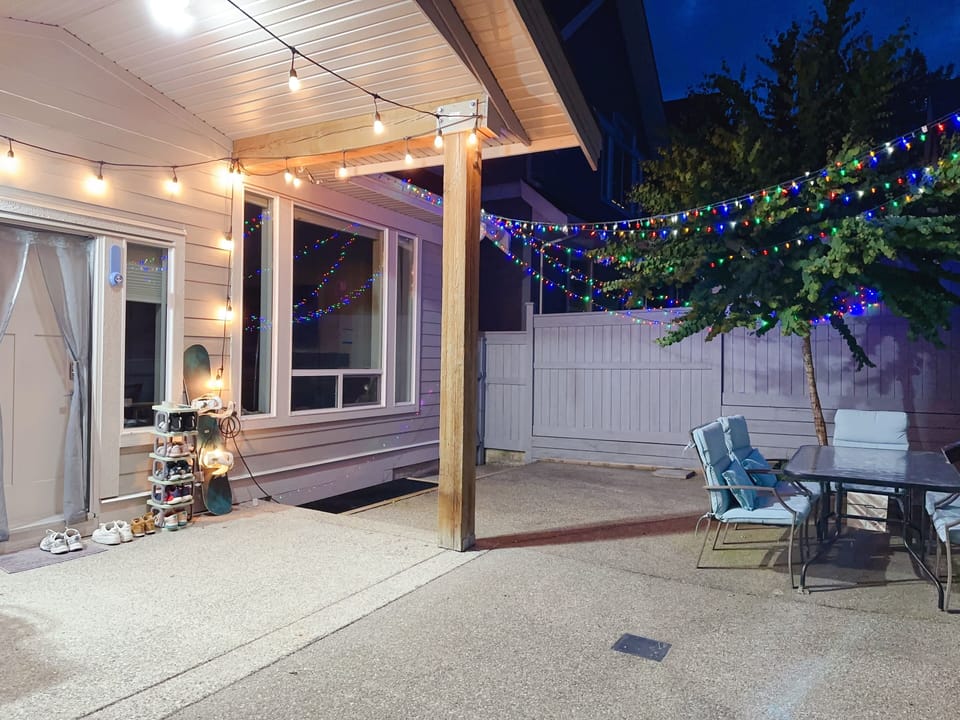 Outdoor dining