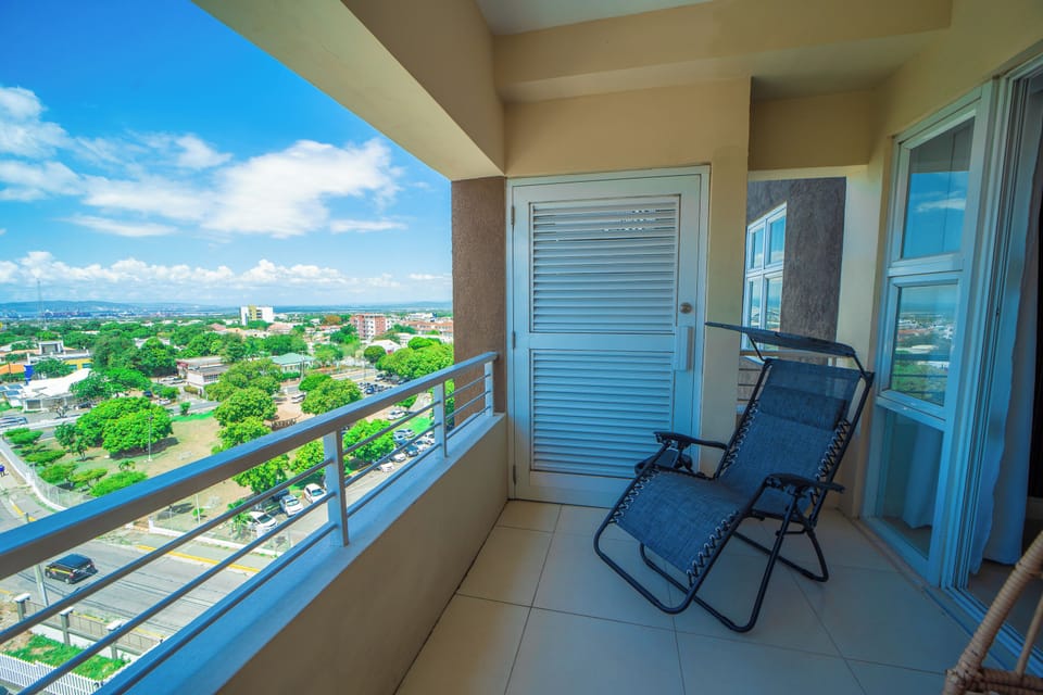 Patio with 180 view of Kingston equipped with 2 seats