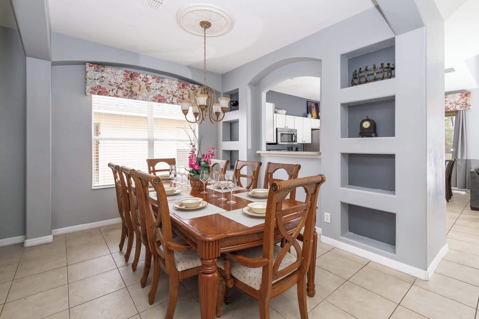 House, Multiple Beds, Pool Access, Garden View (Be Our Guest at Emerald Island) | Dining