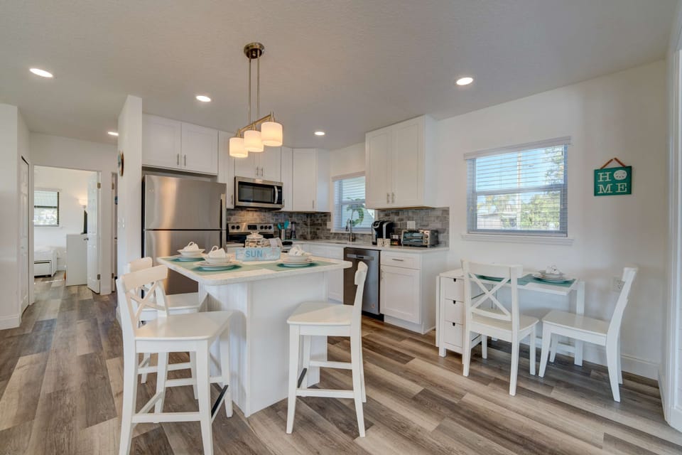 House, Multiple Beds, Patio, Garden View (Break Of Dawne) | Dining