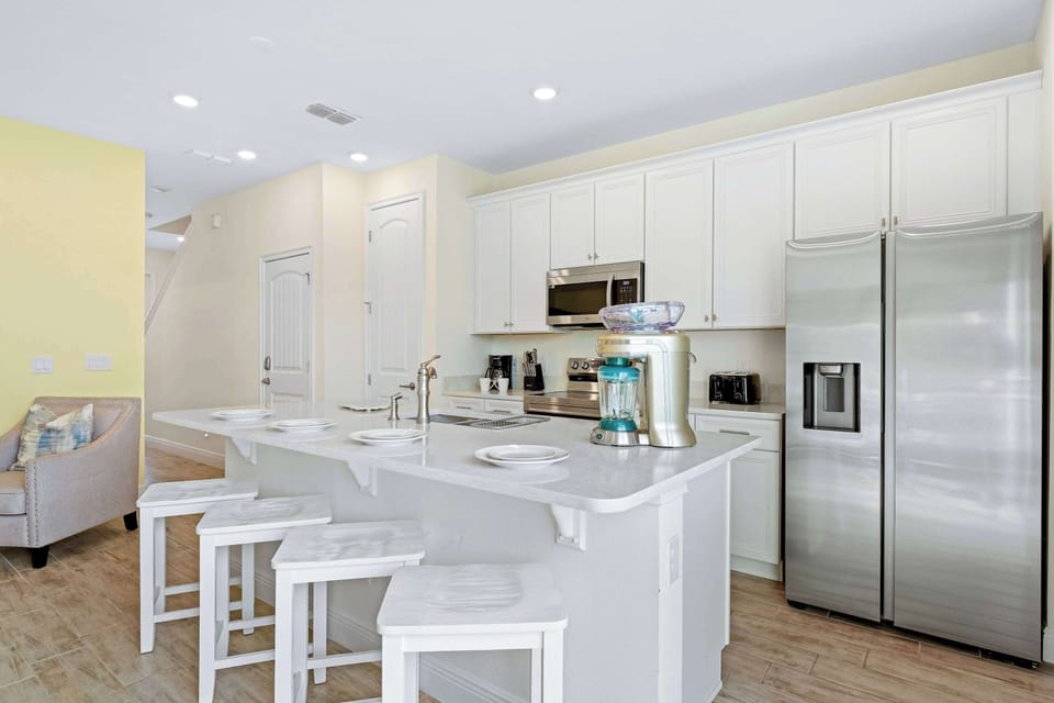 Townhome, Multiple Beds, Patio, Garden View (Capri Sunset) | Private kitchen | Fridge, microwave, oven, stovetop