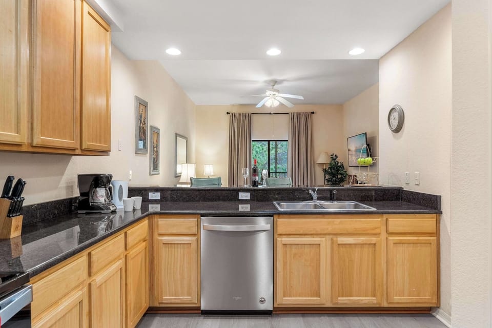 Condo, Multiple Beds, Balcony, Garden View (Caribe Cove Breeze) | Private kitchen | Fridge, microwave, oven, stovetop