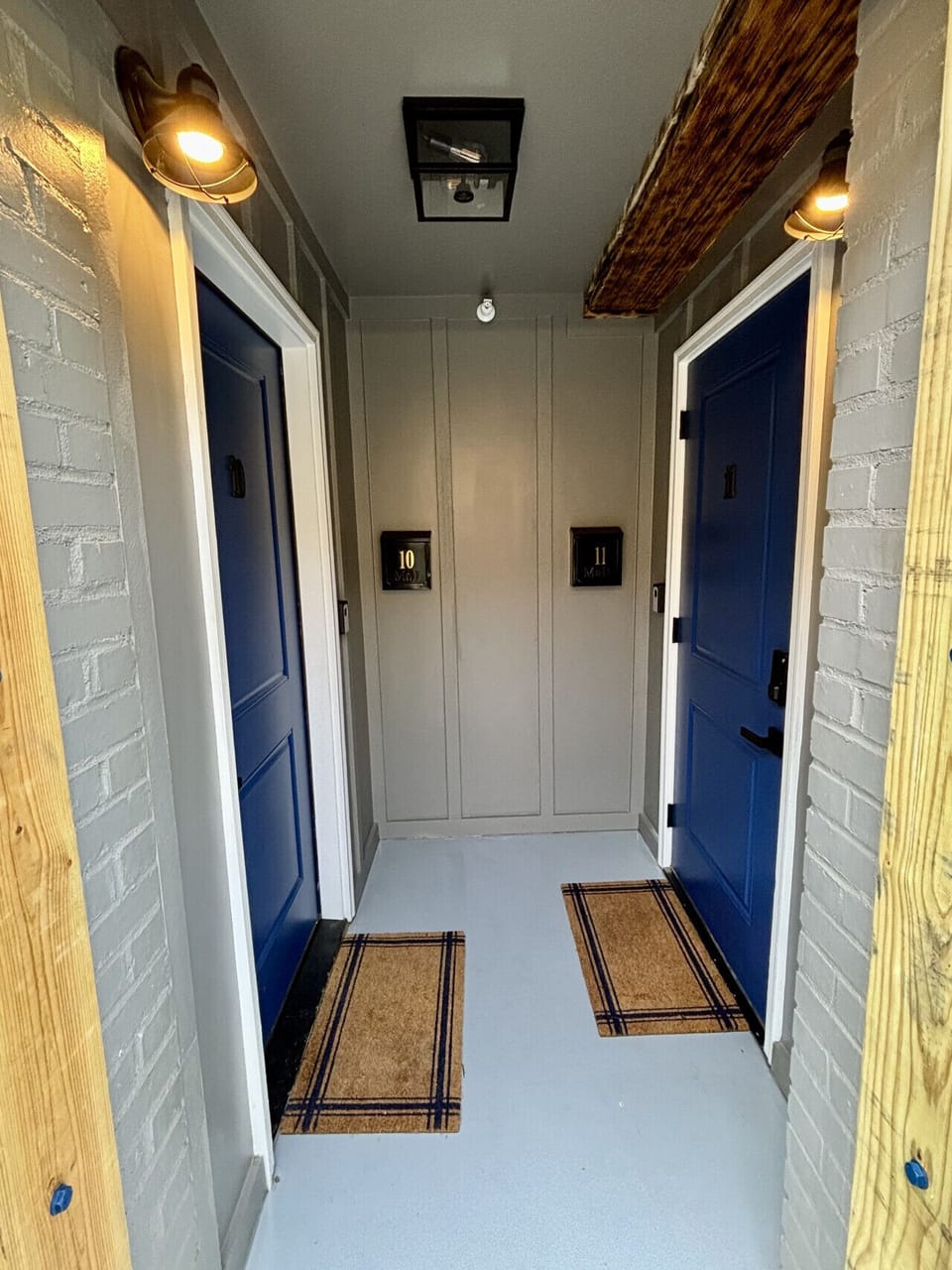 Units 10 & 11 Entry