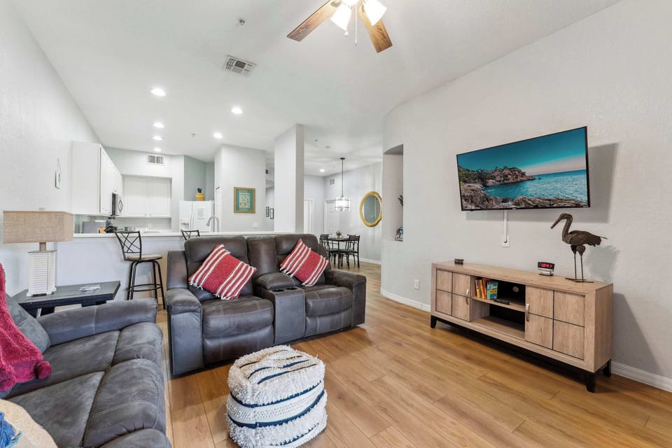 Condo, Multiple Beds, Patio, Garden View (Get Away Bay at Bahama Bay) | Living area | 42-inch flat-screen TV with digital channels