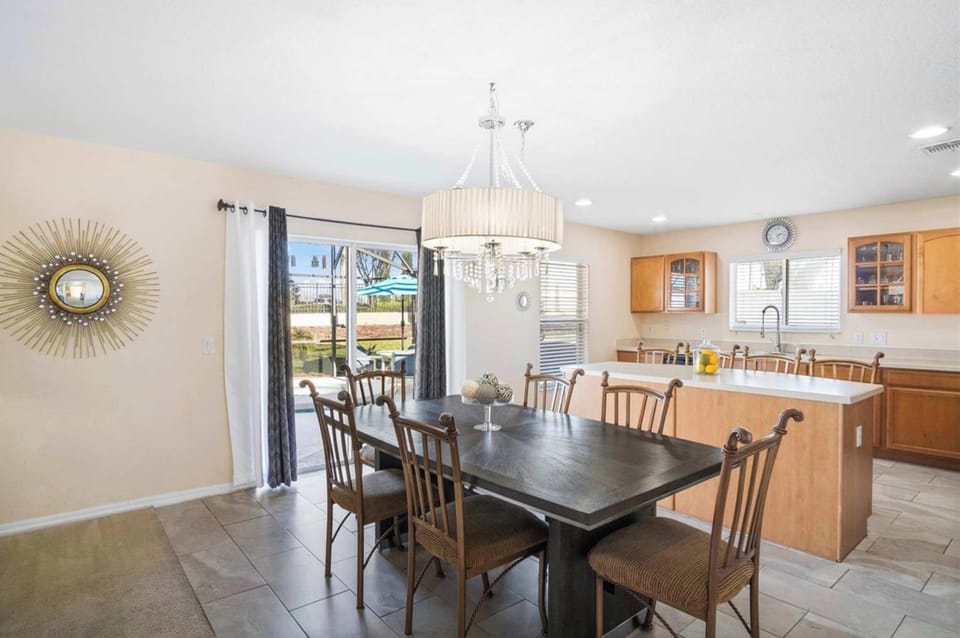 House, Multiple Beds, Pool Access, Pool View (Magic Oasis Retreat) | Dining