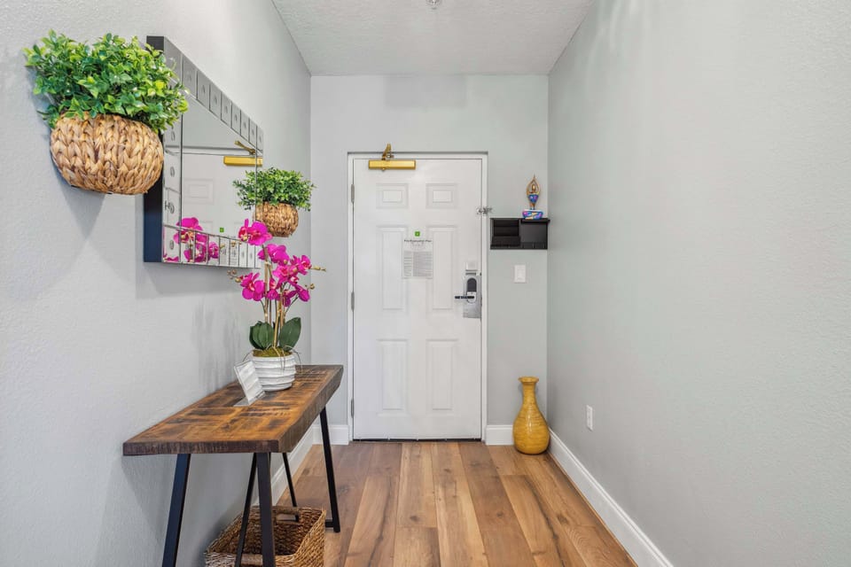 Condo, Multiple Beds, Balcony (Minutes to Magic) | Interior