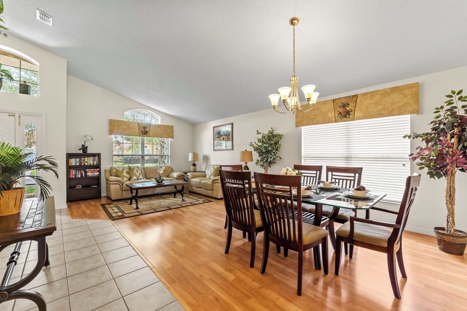 House, Multiple Beds, Pool Access, Pool View (Sunkist Getaway) | Dining