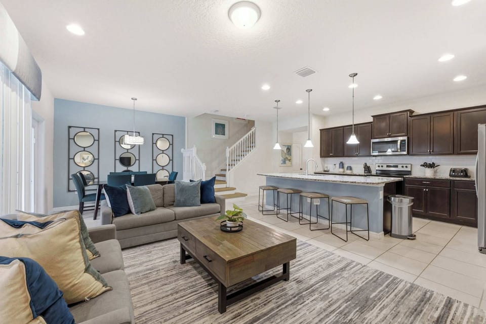 Townhome, Multiple Beds, Private Pool, Garden View (Windsor Grand Retreat) | Living area | 42-inch flat-screen TV with digital channels