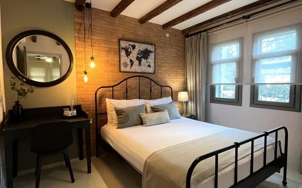 Family Suite, 2 Bedrooms, Balcony | Premium bedding, minibar (free items), laptop workspace, WiFi (free)