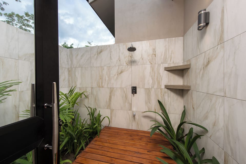 Master Suite Ensuite Bathroom