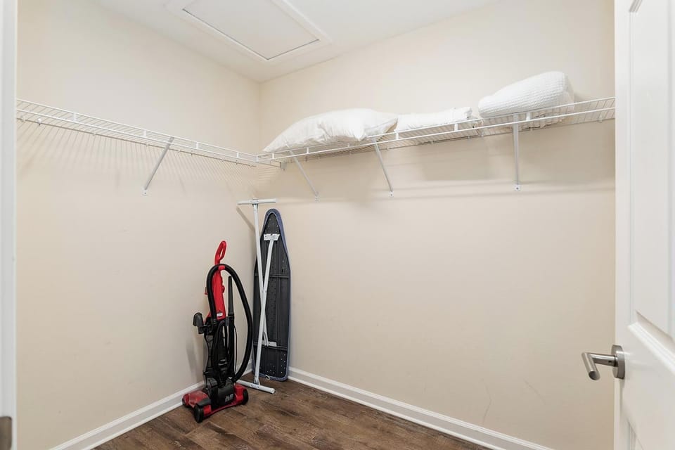 Primary walk in closet