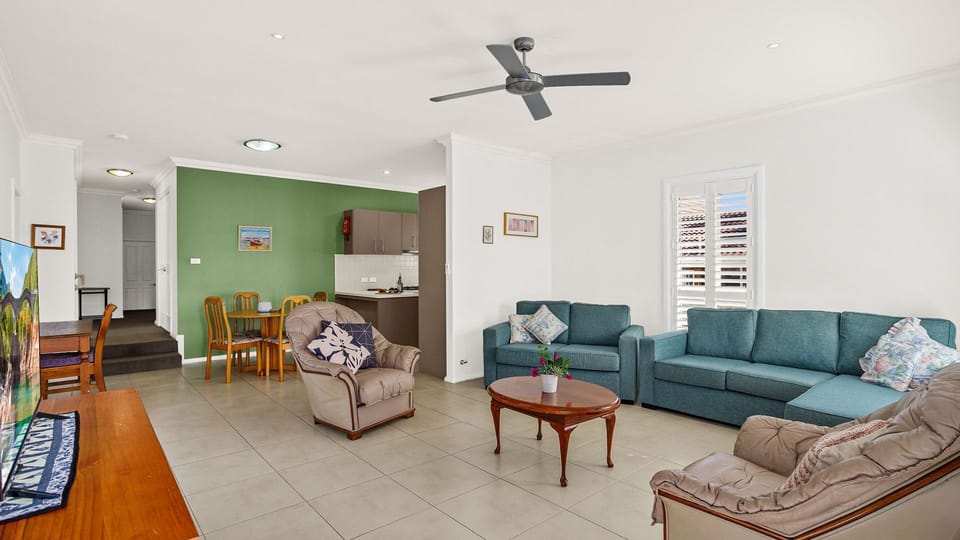 Lounge and dining area
