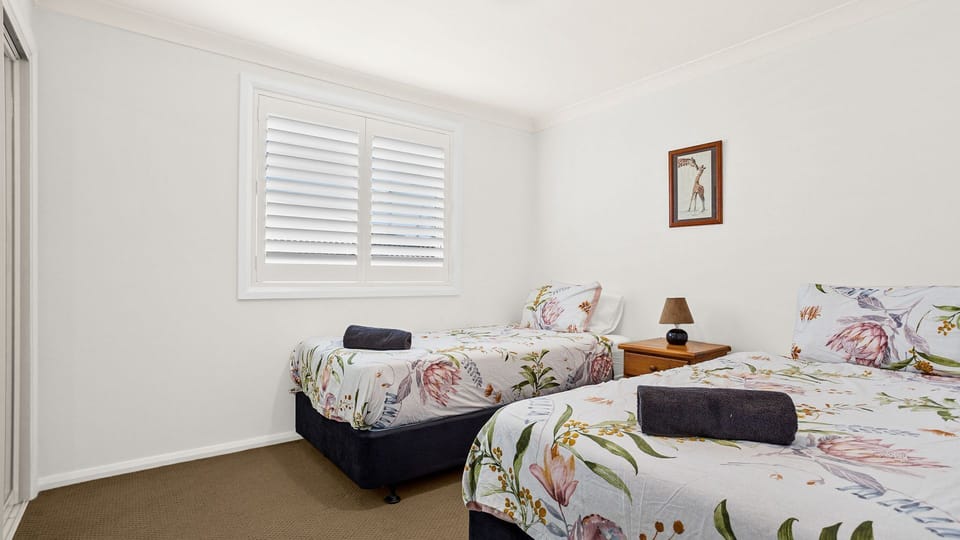 3rd Bedroom with single beds