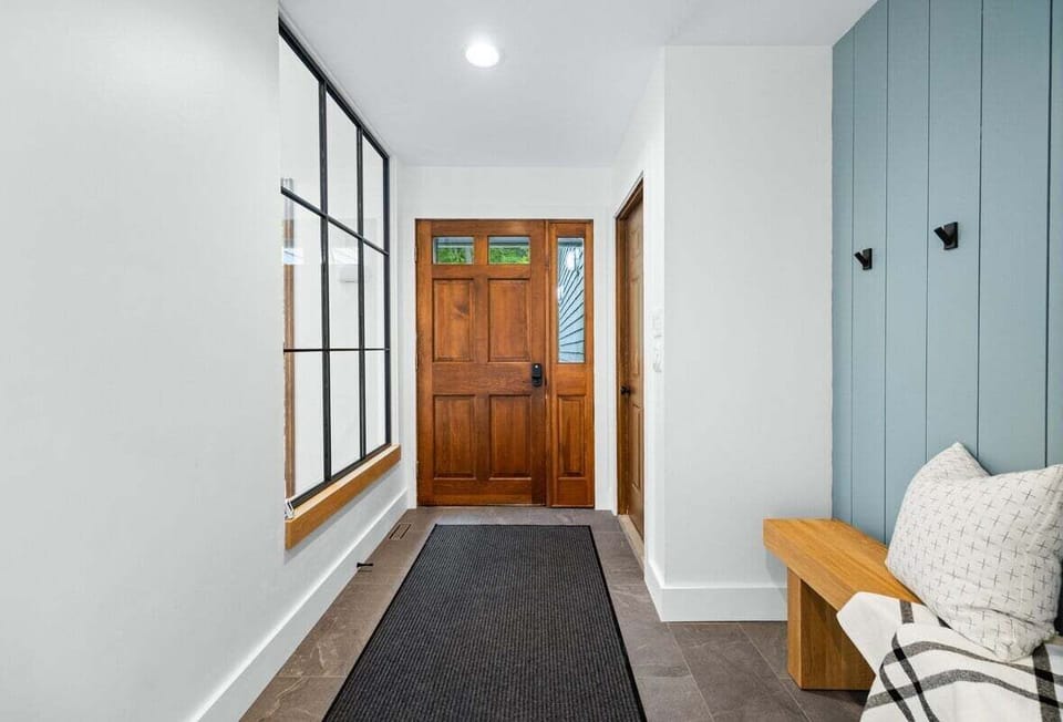 Upper floor main entry point