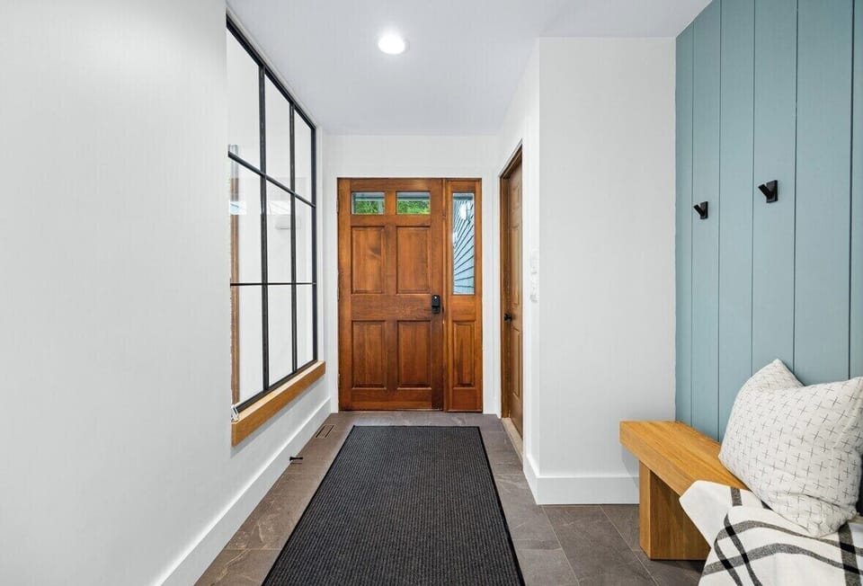 Upper floor main entry point